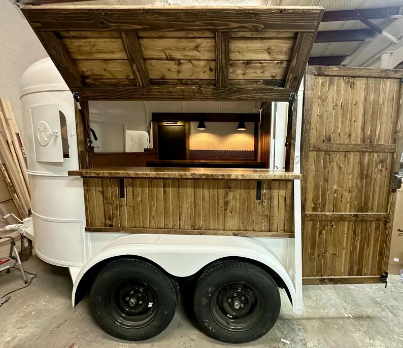 White w/Wood LOADED 2-Horse Trailer Mobile Bar