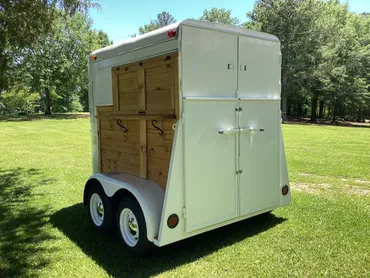 Glossy White w/Wood 2-Horse Trailer - Image 9