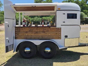 White 2-Horse Trailer Mobile Bar - Image 16