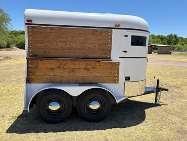 White 2-Horse Trailer Mobile Bar - Image 6