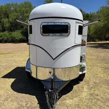 White 2-Horse Trailer Mobile Bar - Image 13