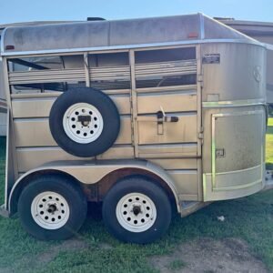 2004 Ponderosa 2 horse straight load trailer in good shape. One or two boards need replaced in the corner but floor is very solid otherwise. Located in Freeport IL